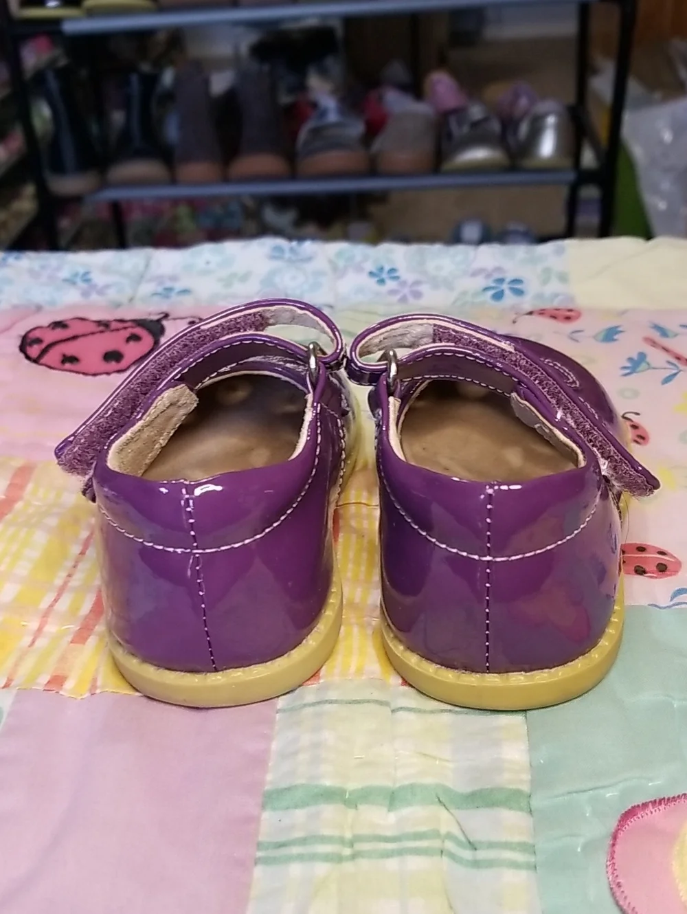 Livie & Luca Purple Patent Leather Mary Jane Shoes Size 6 Petals Excellent/VGUC